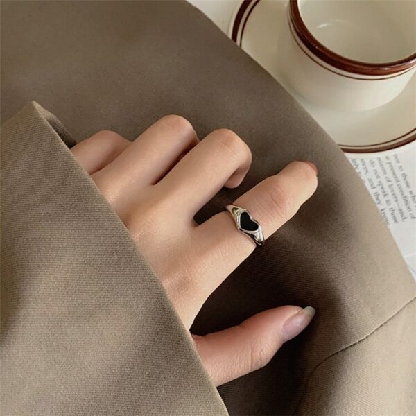 Romantic Simple Red Black Heart-shaped Metal Ring Fashion Cute Wedding Gold Color Ring for Women Punk Party Jewelry Gift 2